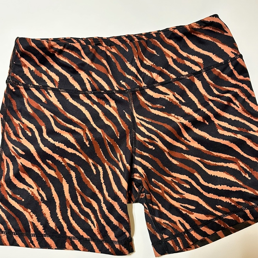 IAB 5” inseam no ride workout short tech body contouring fit